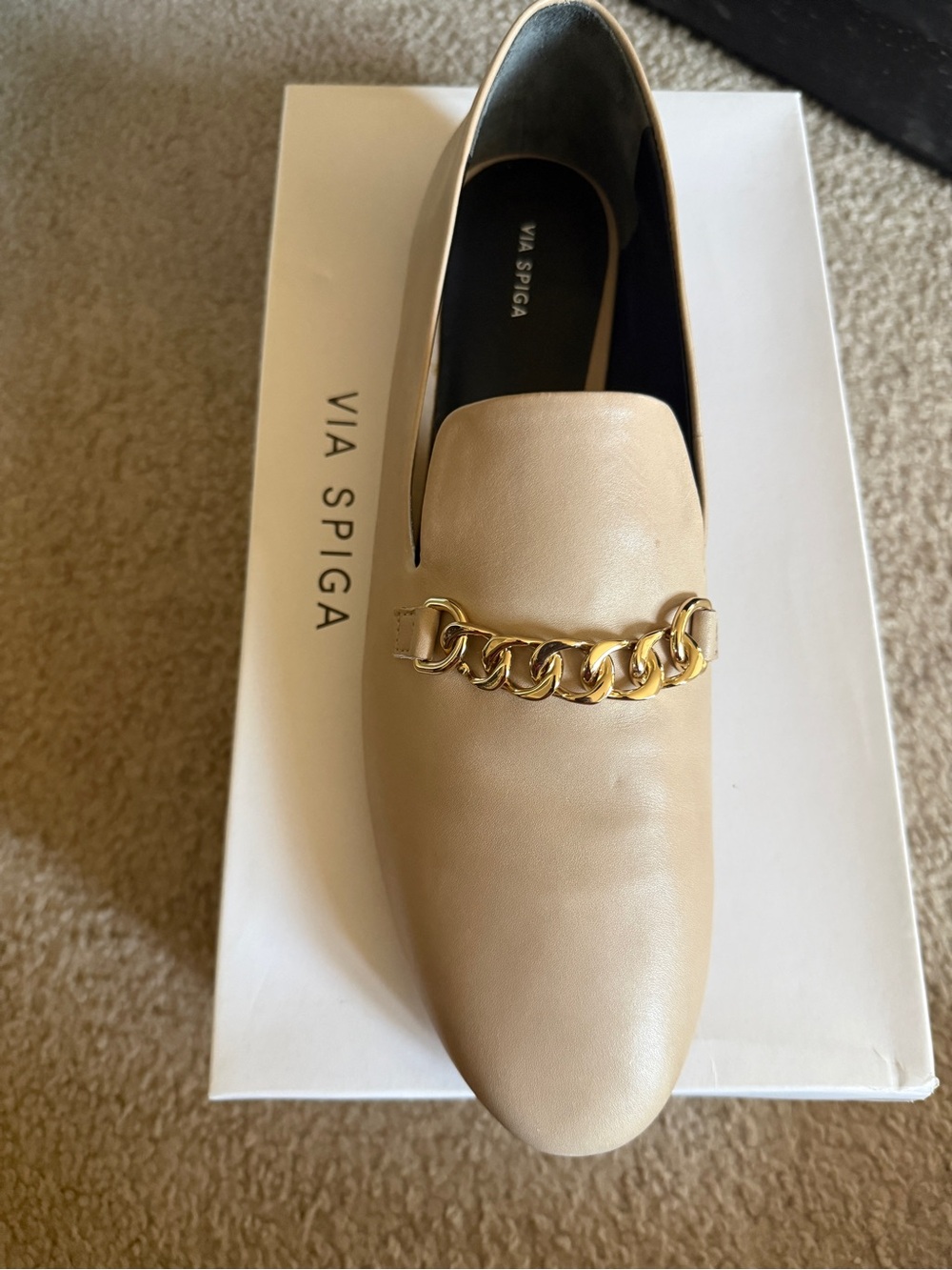 Via Spiga Beige Leather Loafer with Gold Chain